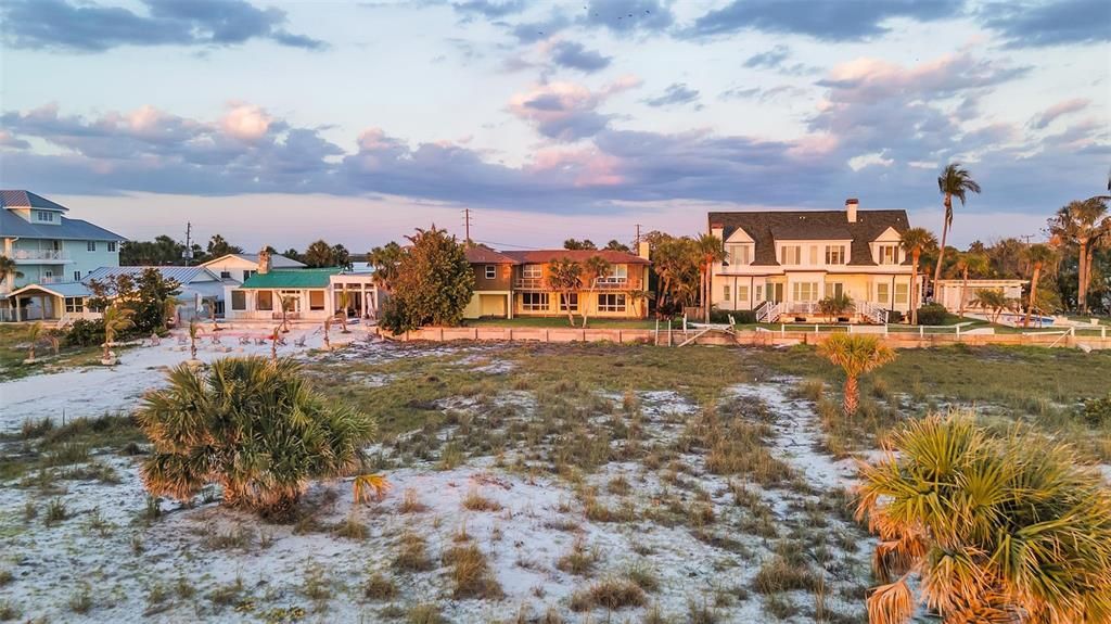 На продажу: $5,995,000 (6 спален, 5 ванн, 5016 Квадратных фут)