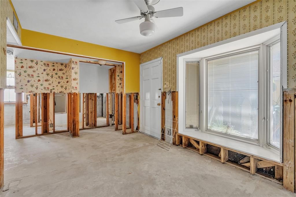 For Sale: $5,250,000 (6 beds, 5 baths, 5016 Square Feet)