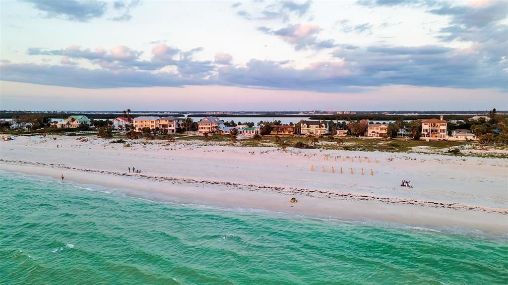 На продажу: $5,995,000 (6 спален, 5 ванн, 5016 Квадратных фут)