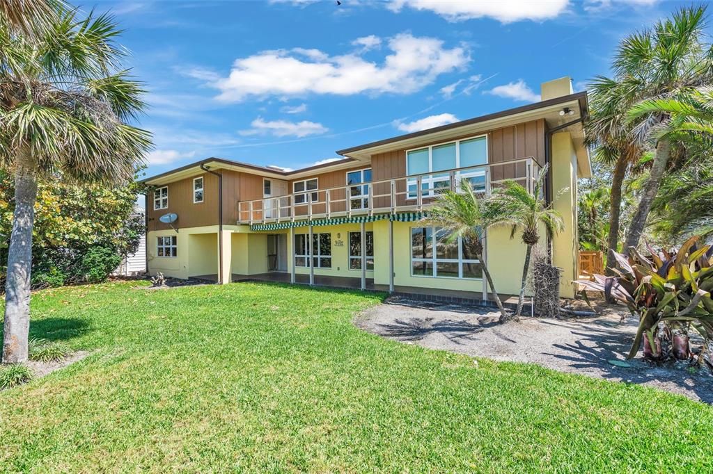 На продажу: $5,995,000 (6 спален, 5 ванн, 5016 Квадратных фут)