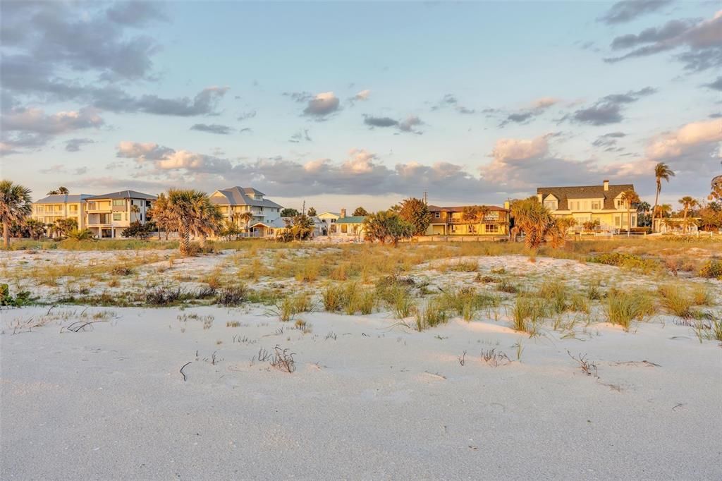 На продажу: $5,995,000 (6 спален, 5 ванн, 5016 Квадратных фут)