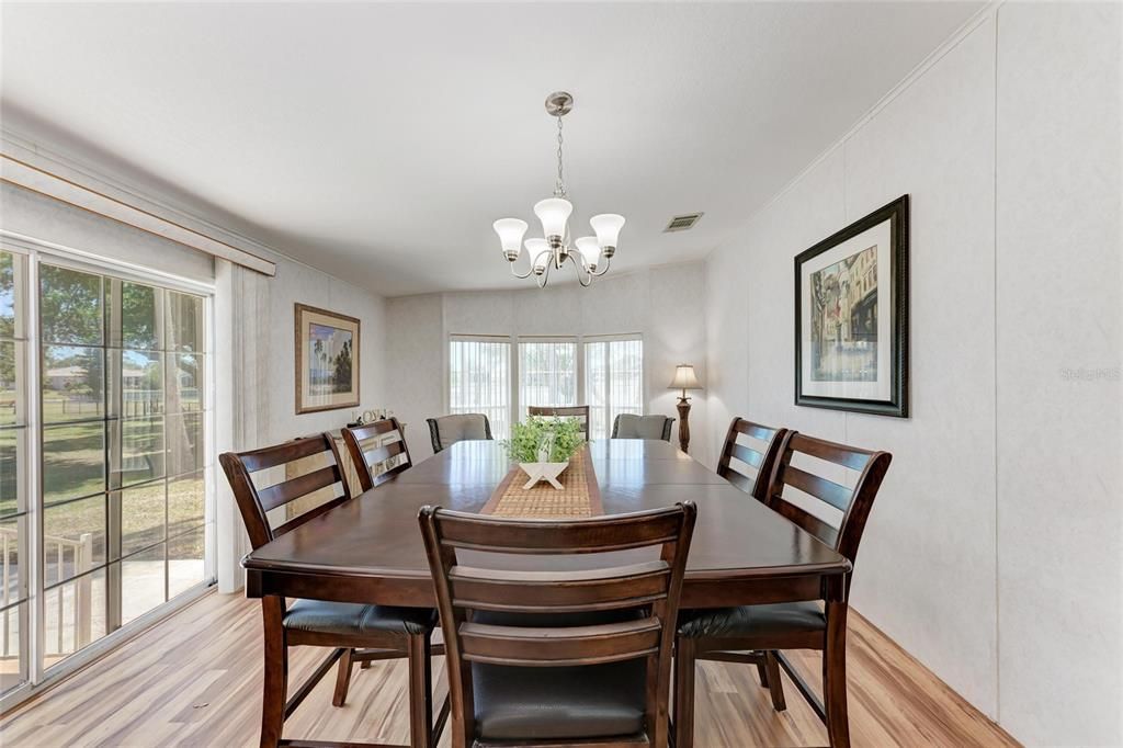 Active With Contract: $209,500 (3 beds, 2 baths, 1674 Square Feet)