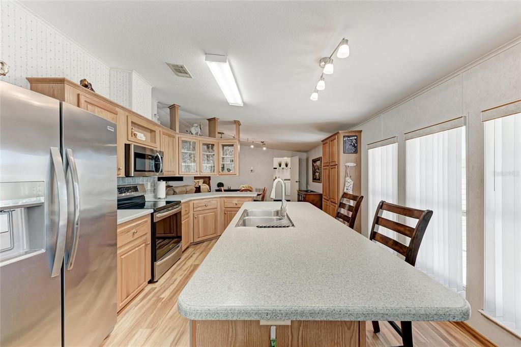 Active With Contract: $209,500 (3 beds, 2 baths, 1674 Square Feet)