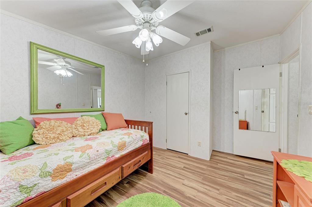 Active With Contract: $209,500 (3 beds, 2 baths, 1674 Square Feet)