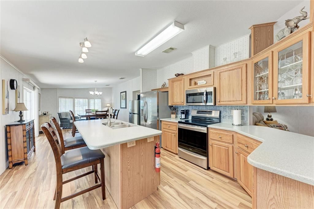 Active With Contract: $209,500 (3 beds, 2 baths, 1674 Square Feet)