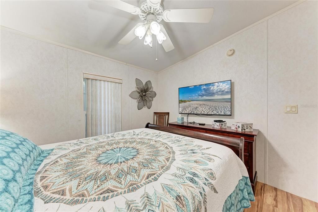 Active With Contract: $209,500 (3 beds, 2 baths, 1674 Square Feet)