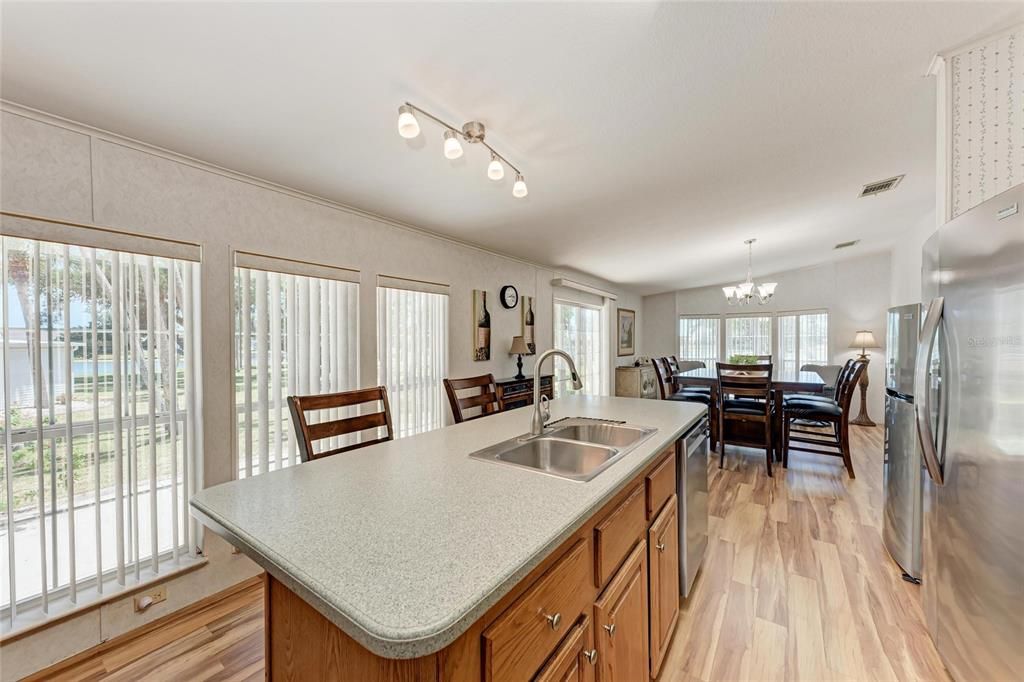 Active With Contract: $209,500 (3 beds, 2 baths, 1674 Square Feet)