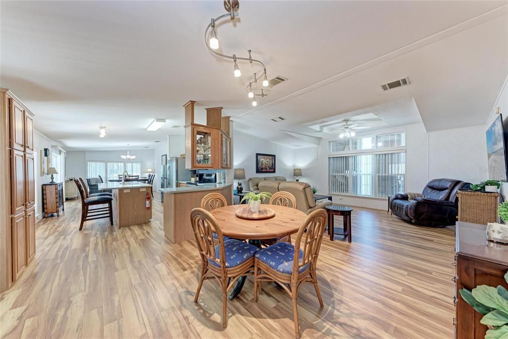 Active With Contract: $209,500 (3 beds, 2 baths, 1674 Square Feet)