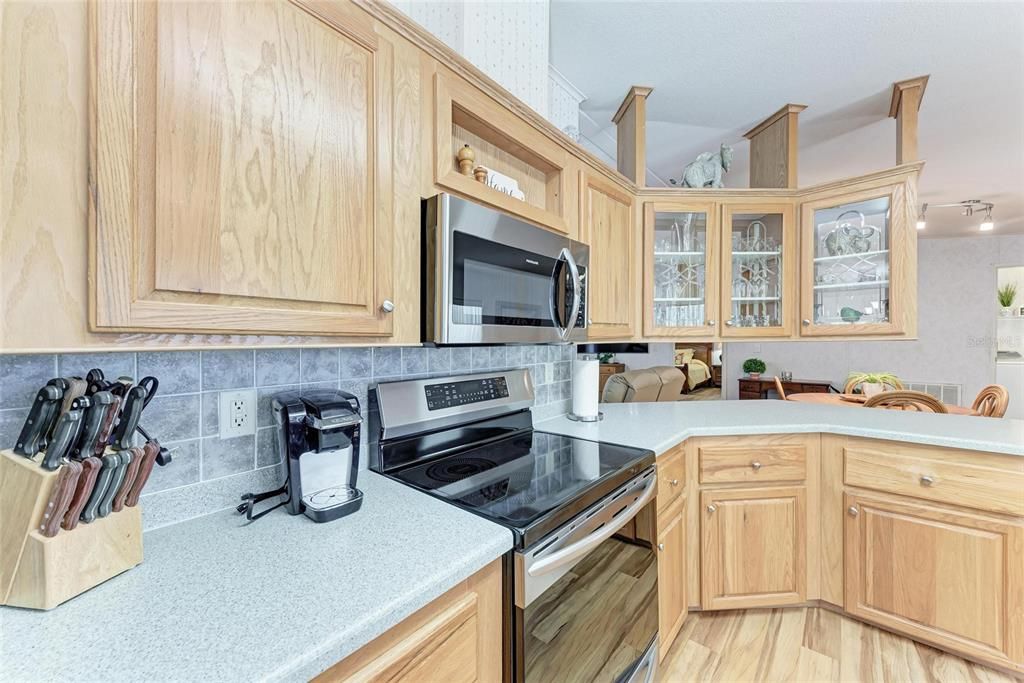 Active With Contract: $209,500 (3 beds, 2 baths, 1674 Square Feet)