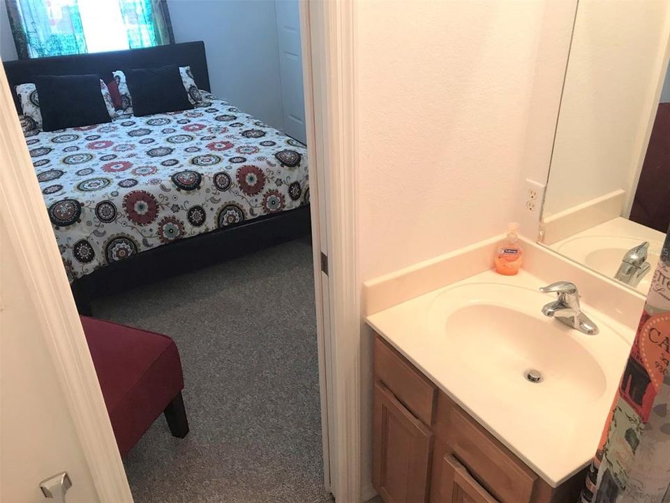 合同活跃: $1,250 (2 贝兹, 2 浴室, 1106 平方英尺)