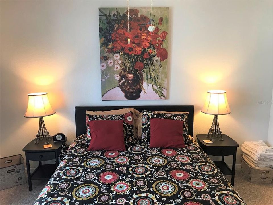 合同活跃: $1,250 (2 贝兹, 2 浴室, 1106 平方英尺)