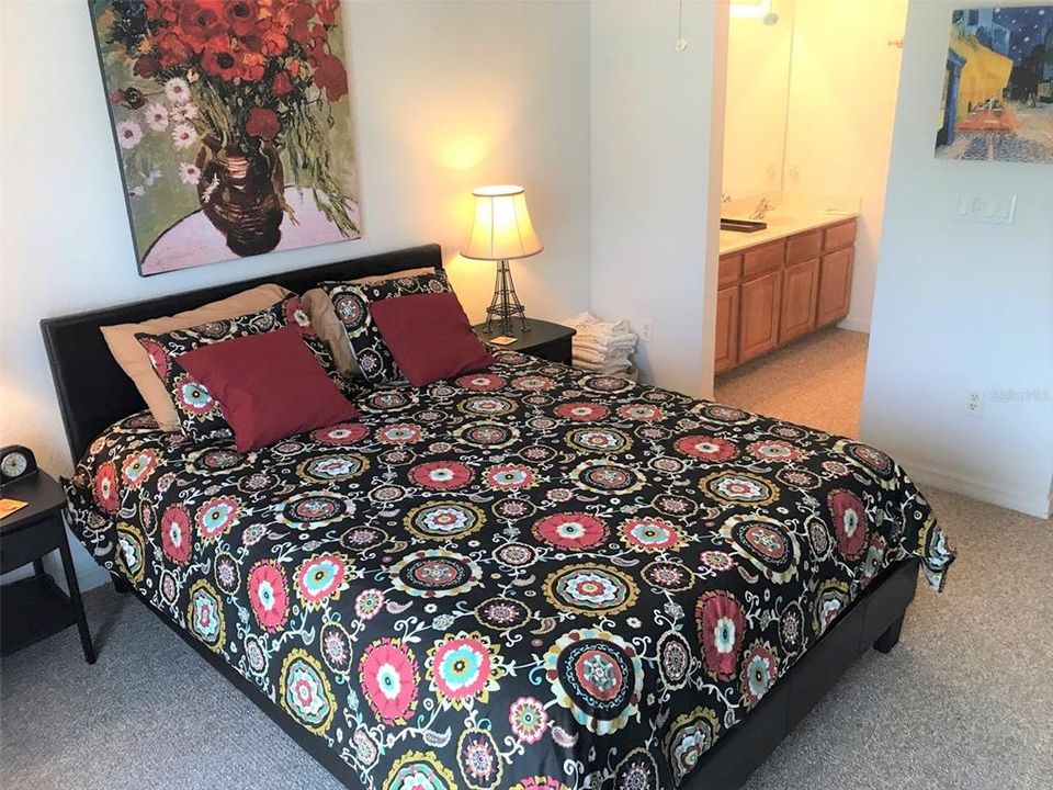 合同活跃: $1,250 (2 贝兹, 2 浴室, 1106 平方英尺)