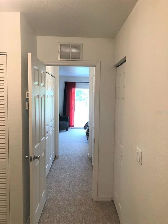 合同活跃: $1,250 (2 贝兹, 2 浴室, 1106 平方英尺)