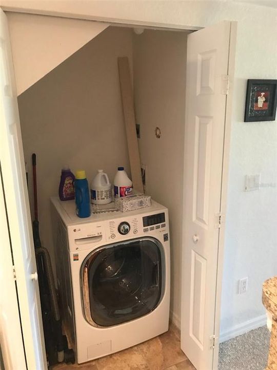 合同活跃: $1,250 (2 贝兹, 2 浴室, 1106 平方英尺)