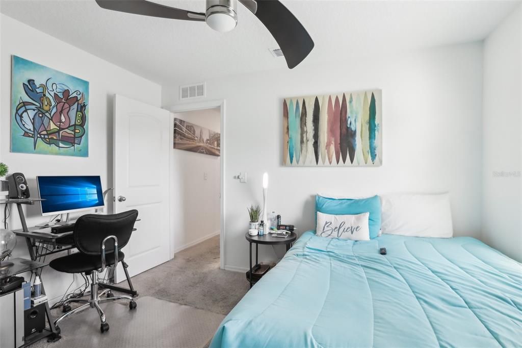 合同活跃: $250,000 (2 贝兹, 2 浴室, 1044 平方英尺)