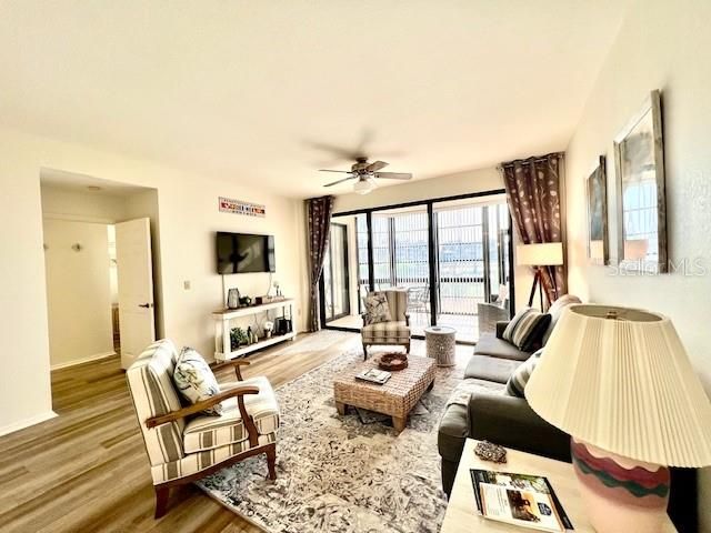 В аренду: $5,000 (2 спален, 2 ванн, 1148 Квадратных фут)