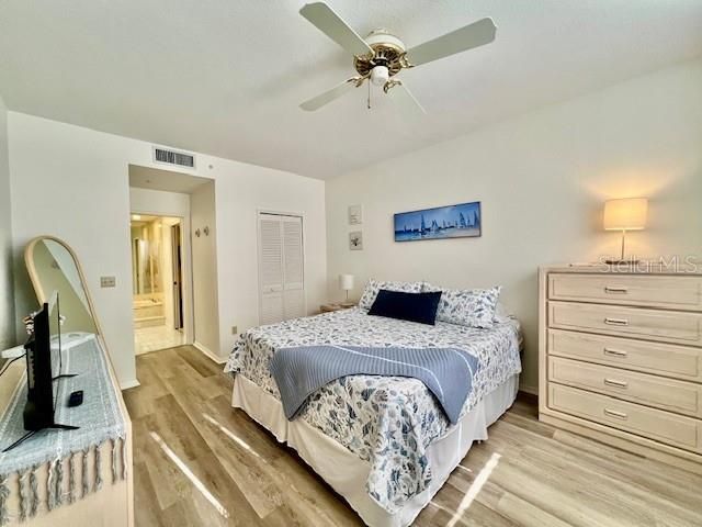 В аренду: $5,000 (2 спален, 2 ванн, 1148 Квадратных фут)