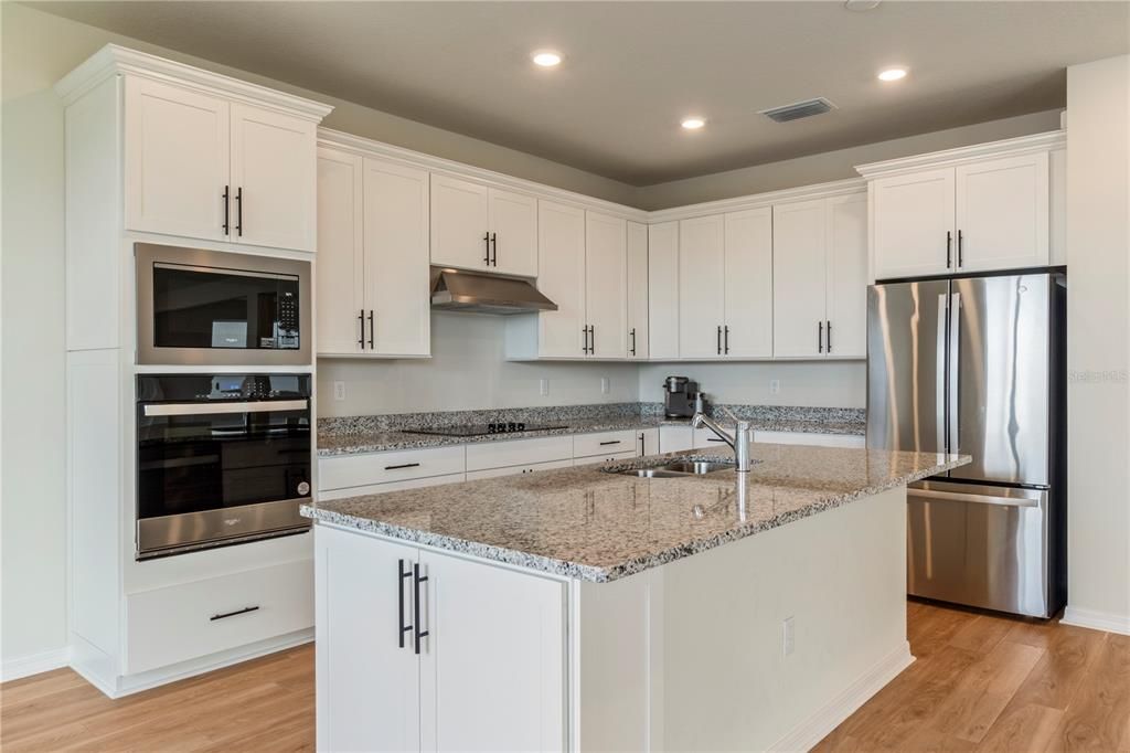 待售: $899,500 (5 贝兹, 4 浴室, 3749 平方英尺)