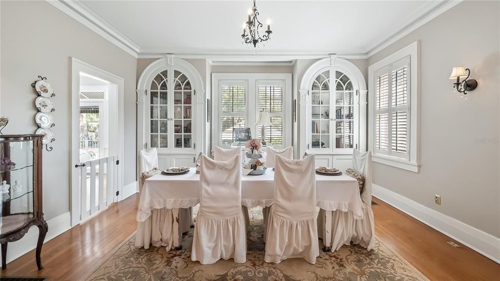 For Sale: $1,700,000 (4 beds, 4 baths, 5233 Square Feet)