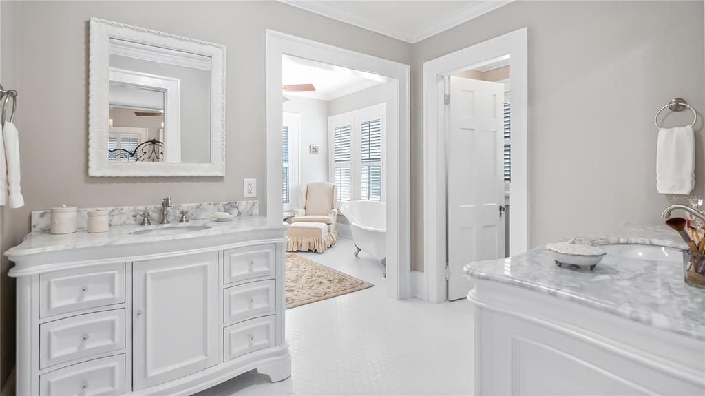 For Sale: $1,700,000 (4 beds, 4 baths, 5233 Square Feet)