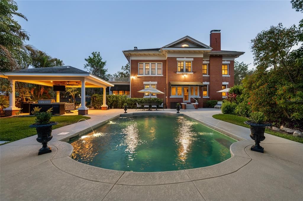 For Sale: $1,700,000 (4 beds, 4 baths, 5233 Square Feet)