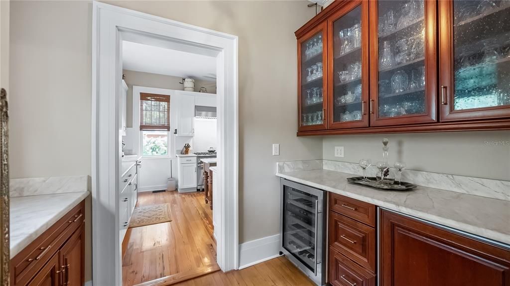 For Sale: $1,700,000 (4 beds, 4 baths, 5233 Square Feet)