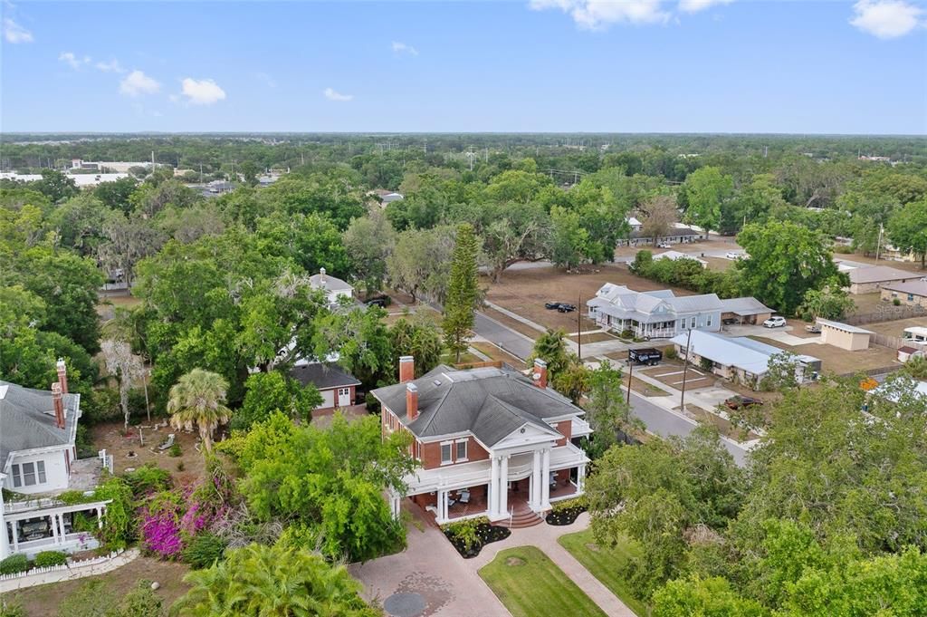 For Sale: $1,700,000 (4 beds, 4 baths, 5233 Square Feet)