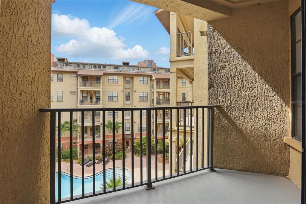 待售: $219,000 (2 贝兹, 2 浴室, 1053 平方英尺)