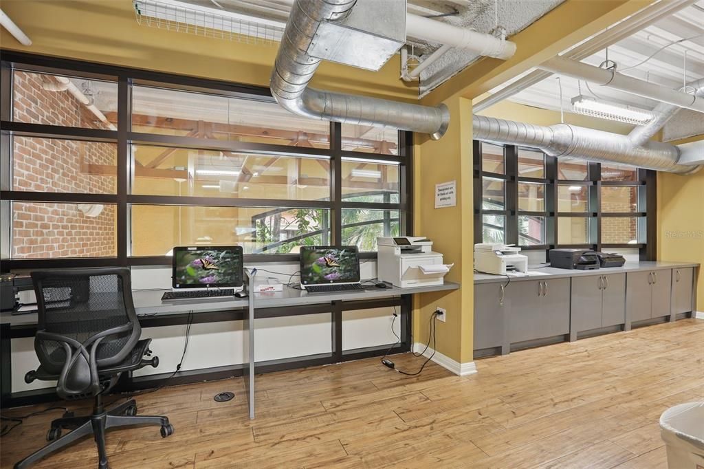 待售: $219,000 (2 贝兹, 2 浴室, 1053 平方英尺)