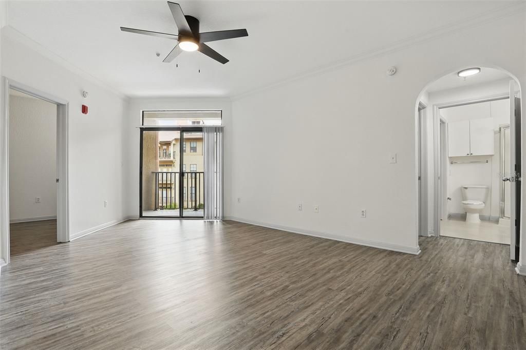 待售: $219,000 (2 贝兹, 2 浴室, 1053 平方英尺)