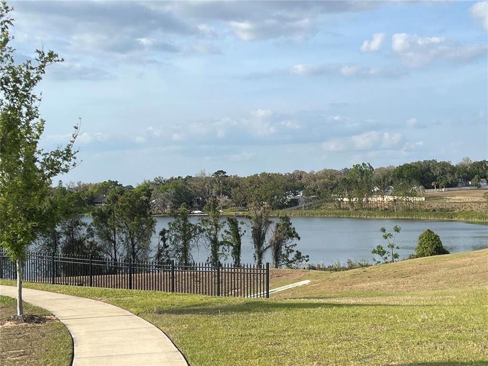 出租: $2,690 (5 贝兹, 3 浴室, 2528 平方英尺)