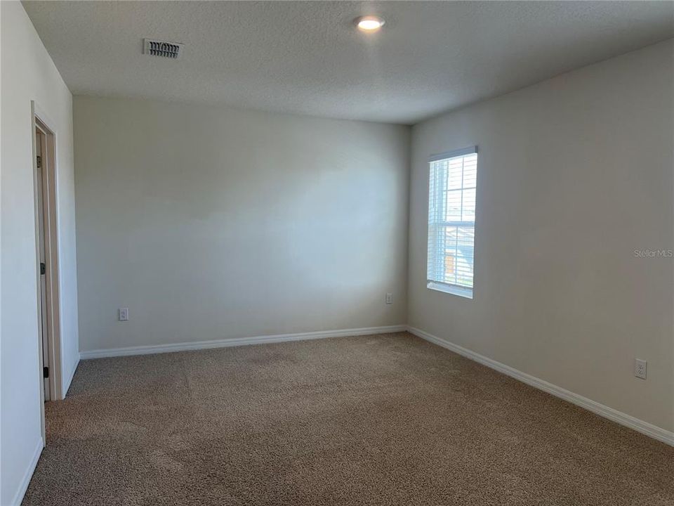 出租: $2,690 (5 贝兹, 3 浴室, 2528 平方英尺)