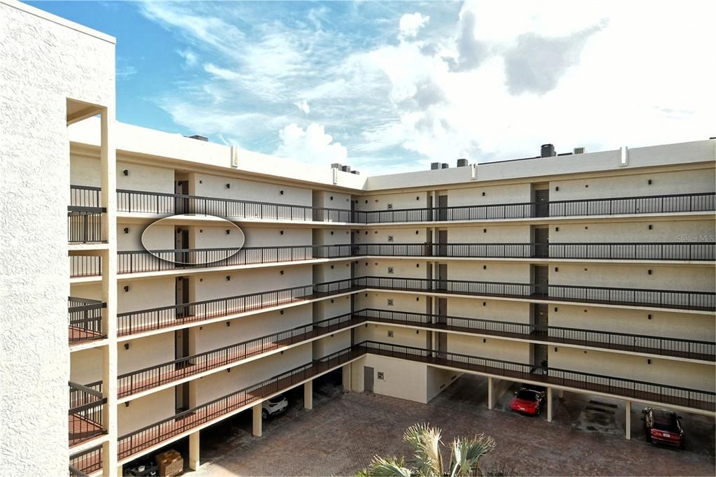 出租: $3,000 (2 贝兹, 2 浴室, 928 平方英尺)