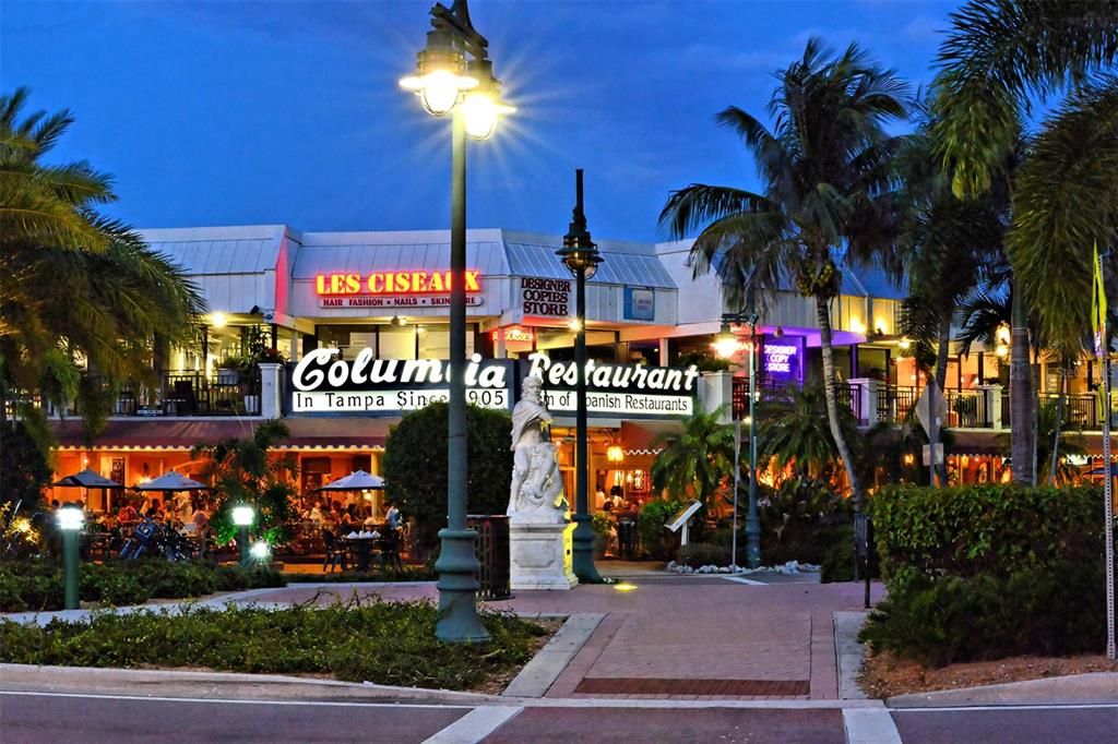 出租: $3,000 (2 贝兹, 2 浴室, 928 平方英尺)