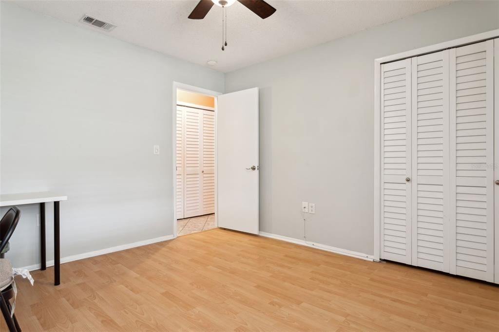 Active With Contract: $185,000 (2 beds, 2 baths, 1120 Square Feet)