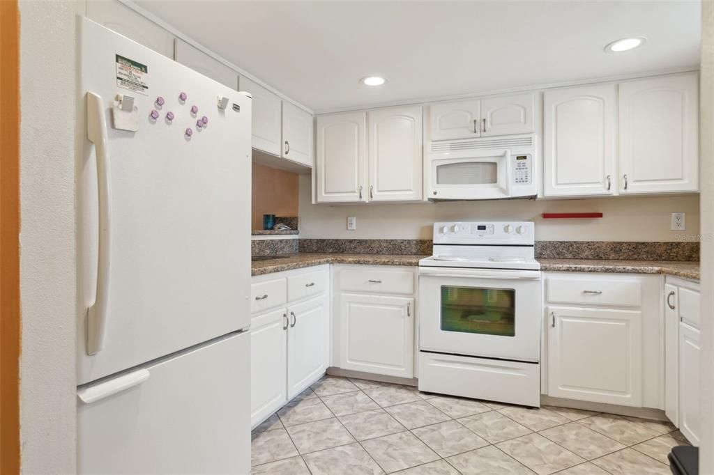 Active With Contract: $185,000 (2 beds, 2 baths, 1120 Square Feet)
