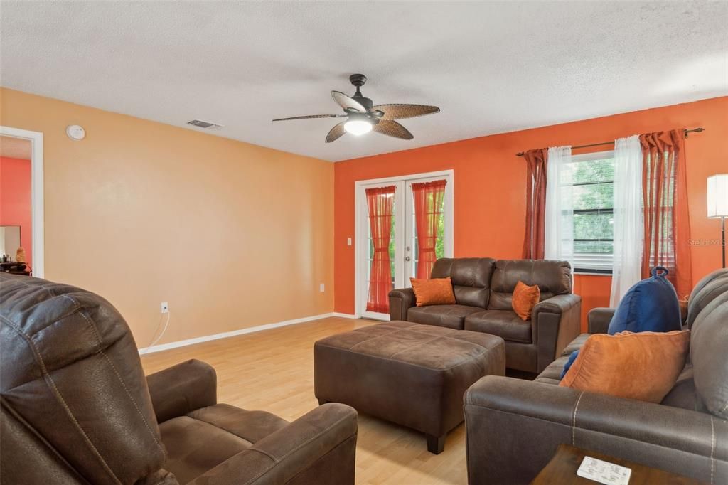 Active With Contract: $185,000 (2 beds, 2 baths, 1120 Square Feet)