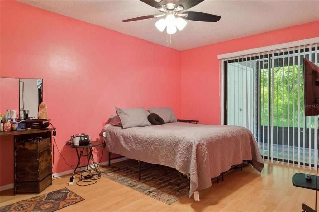 Active With Contract: $185,000 (2 beds, 2 baths, 1120 Square Feet)