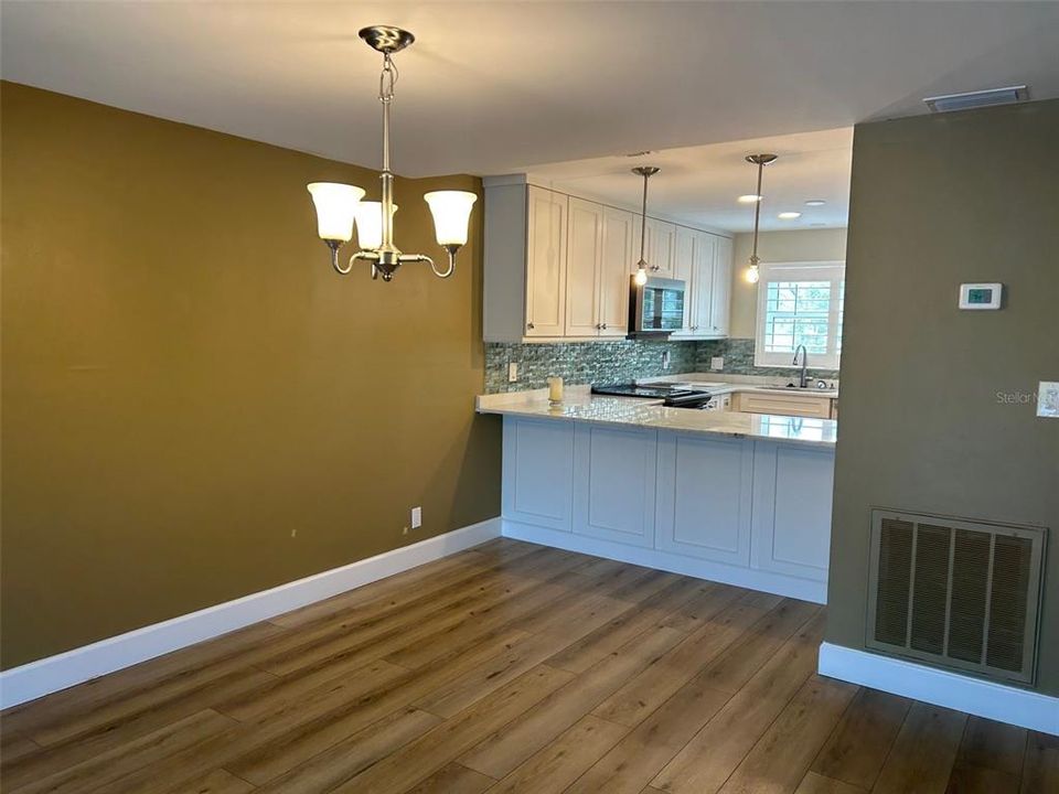 待售: $585,000 (2 贝兹, 2 浴室, 1260 平方英尺)