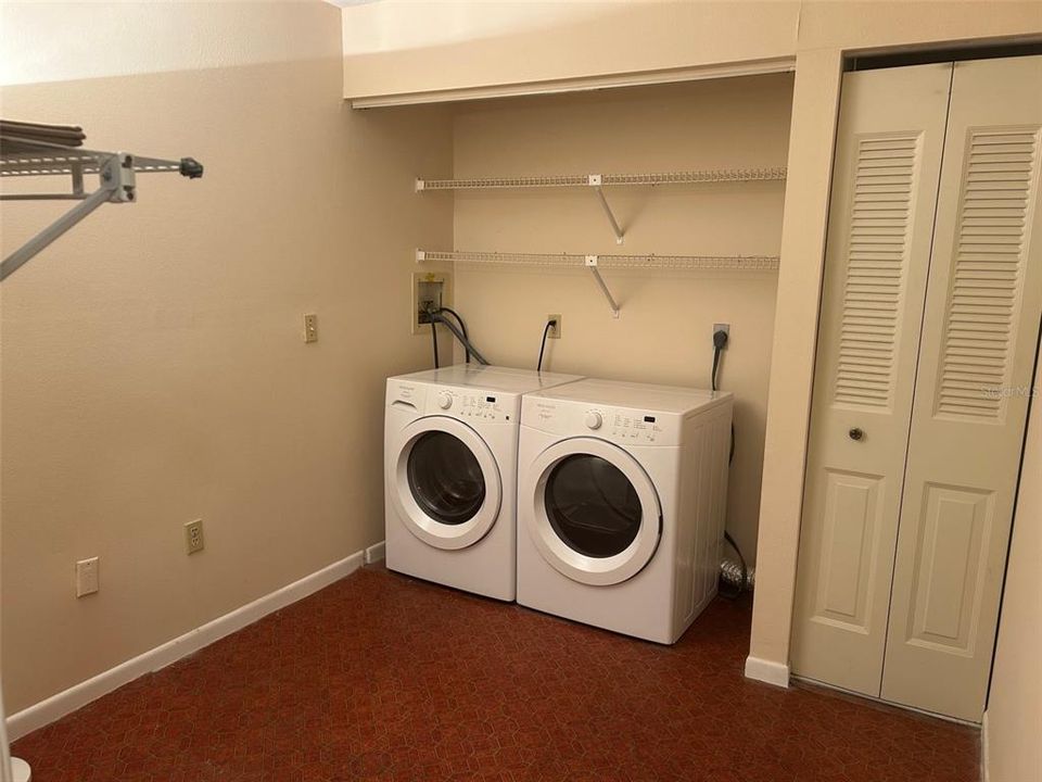 待售: $585,000 (2 贝兹, 2 浴室, 1260 平方英尺)