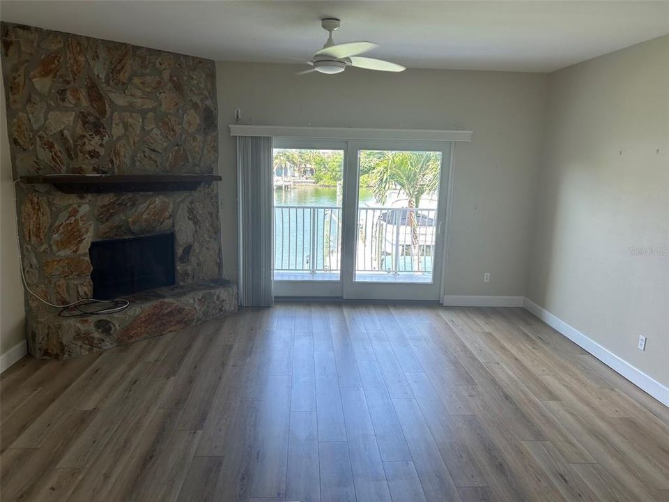 待售: $585,000 (2 贝兹, 2 浴室, 1260 平方英尺)