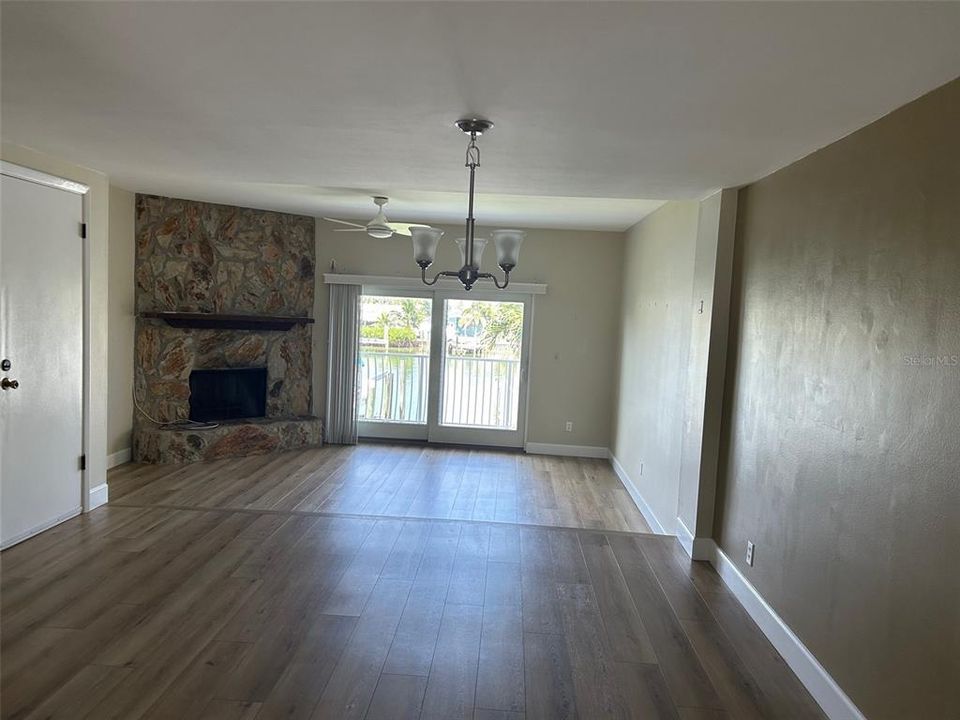 待售: $585,000 (2 贝兹, 2 浴室, 1260 平方英尺)