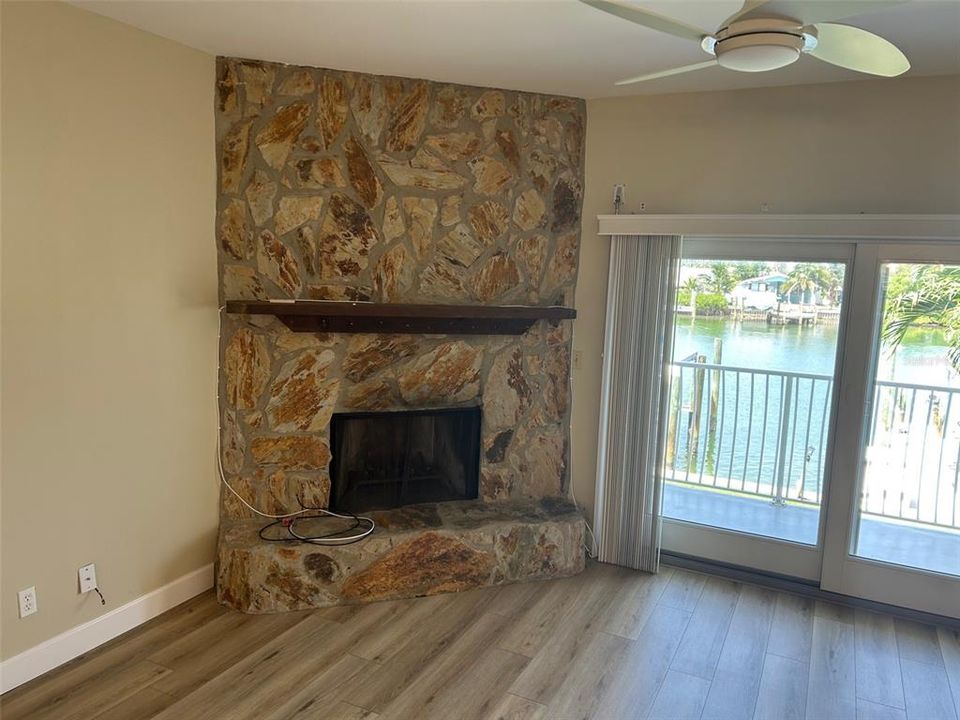 待售: $585,000 (2 贝兹, 2 浴室, 1260 平方英尺)