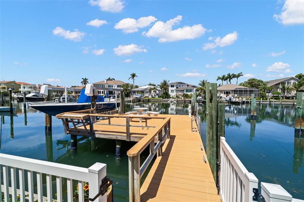 Activo con contrato: $1,570,000 (4 camas, 3 baños, 2651 Pies cuadrados)