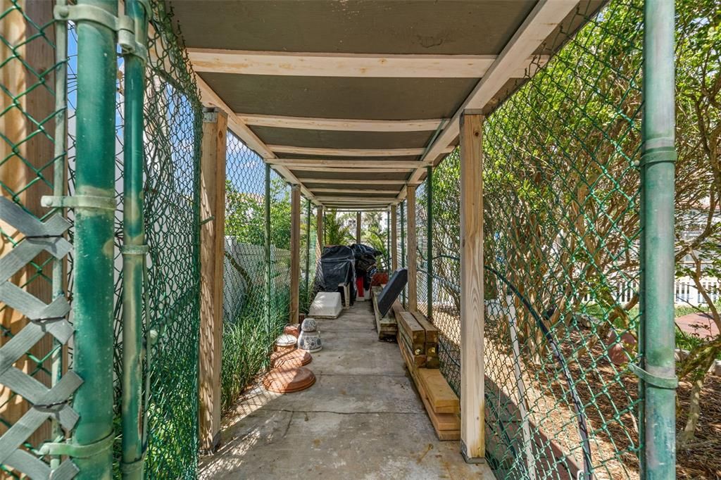 Activo con contrato: $1,570,000 (4 camas, 3 baños, 2651 Pies cuadrados)