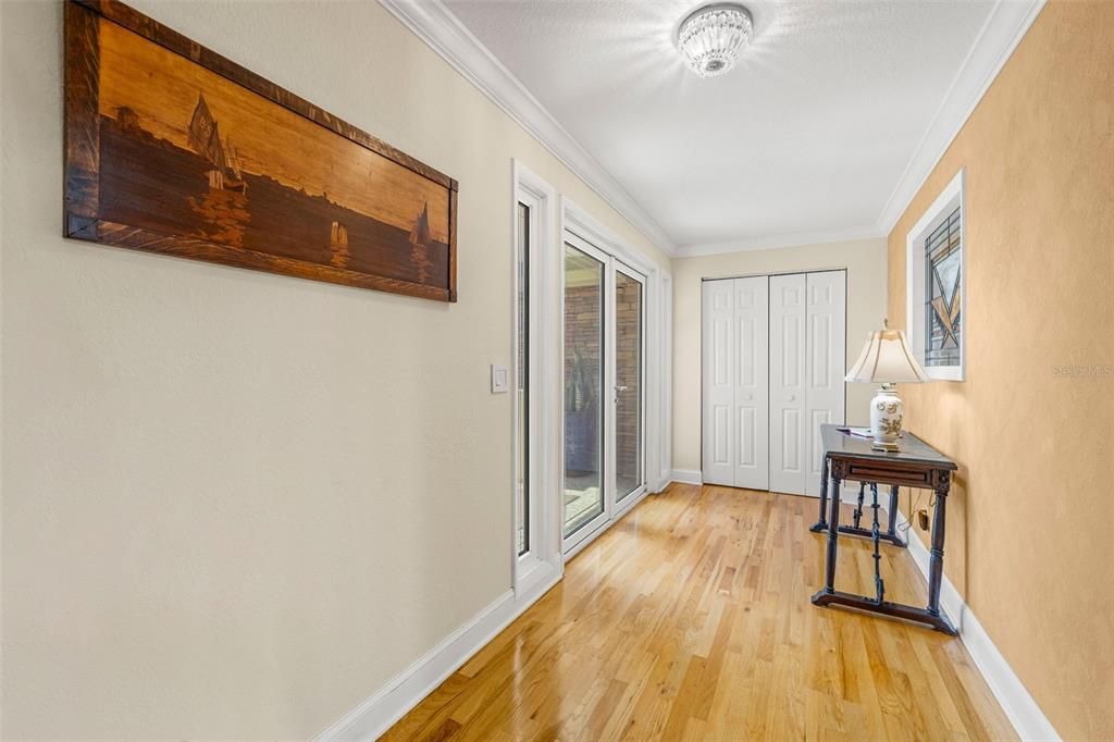 Activo con contrato: $1,570,000 (4 camas, 3 baños, 2651 Pies cuadrados)