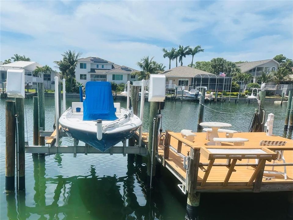 Activo con contrato: $1,570,000 (4 camas, 3 baños, 2651 Pies cuadrados)