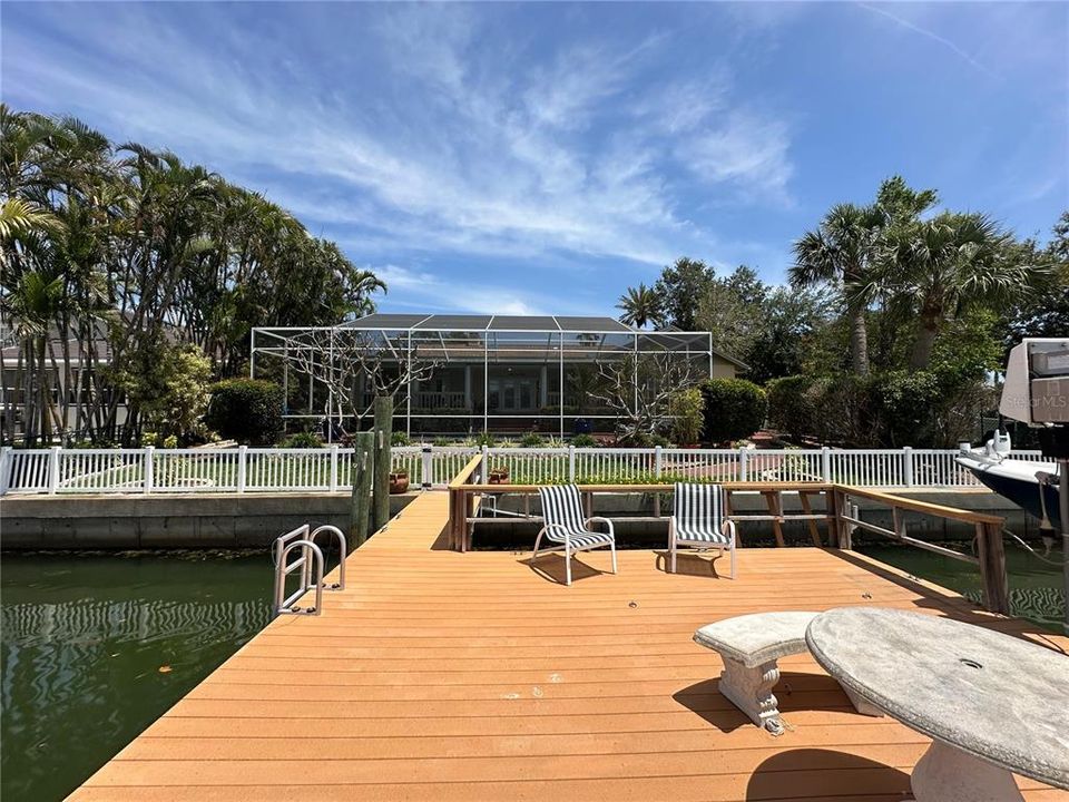 Activo con contrato: $1,570,000 (4 camas, 3 baños, 2651 Pies cuadrados)