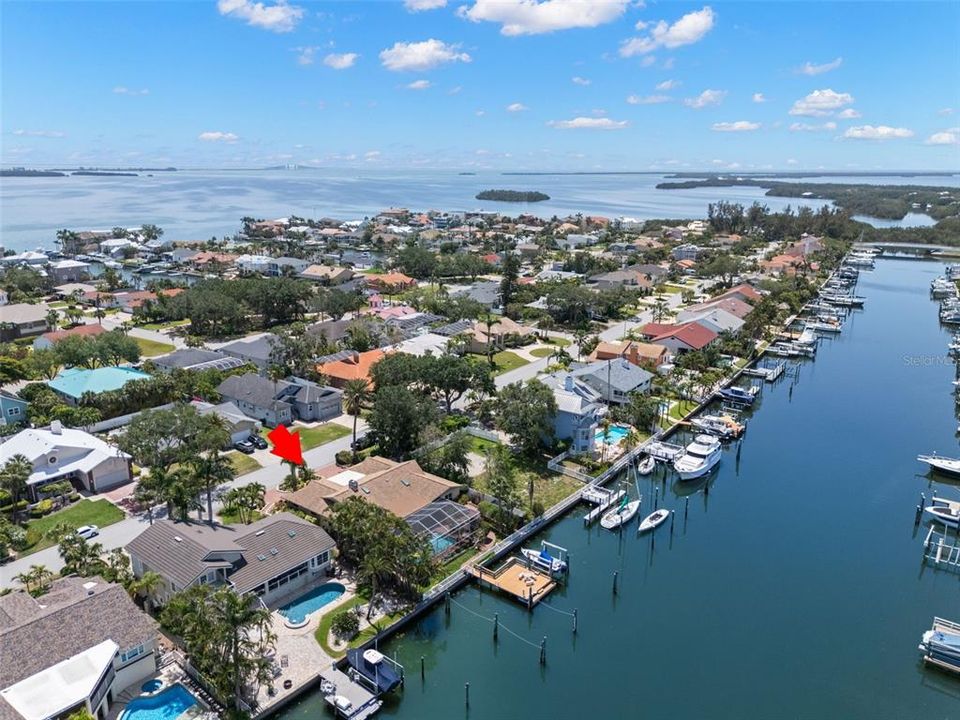 Activo con contrato: $1,570,000 (4 camas, 3 baños, 2651 Pies cuadrados)