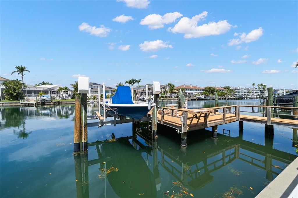 Activo con contrato: $1,570,000 (4 camas, 3 baños, 2651 Pies cuadrados)